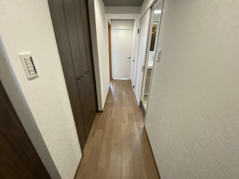 ̑ -