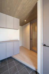  ���[�͂̍�����������ݒu���A���ł����ꂢ�Ȍ��ւŐ����ł��܂��B