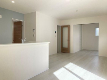 ���r���O -