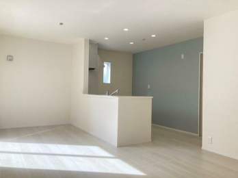 ���r���O -