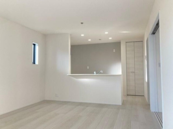 ���r���O -