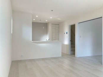 ���r���O -