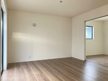 ���r���O -