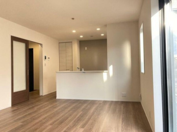 ���r���O -