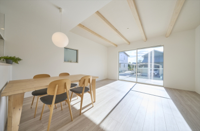 ���r���O -