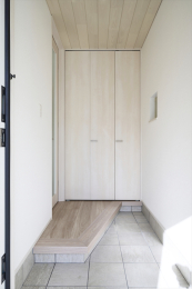  ���ւ̓V����ʂ�H�ڔ��A��ԑS�̂ɉ�����Ɗi���������͋C��^���A�K���l��D��Ɍ}������܂��B