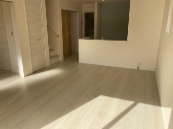 ���r���O -