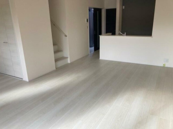 ���r���O -