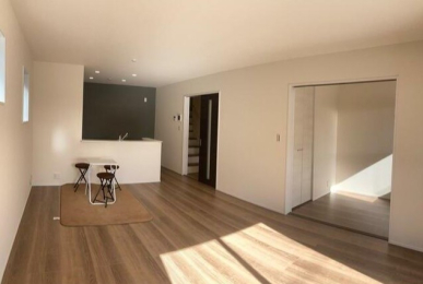 ���r���O -