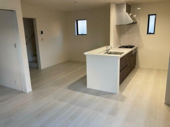 ���r���O -