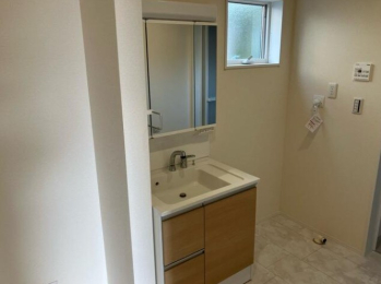  ���ʉ��ϑ�