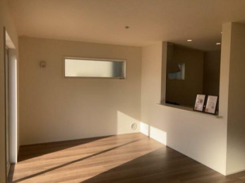 ���r���O -