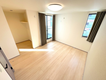  oRj[ɖʂ傫ȑJoQB邭ʂǍDŁAEH[NC̎[Xy[XmہBƋ̔zu₷`ԂłB