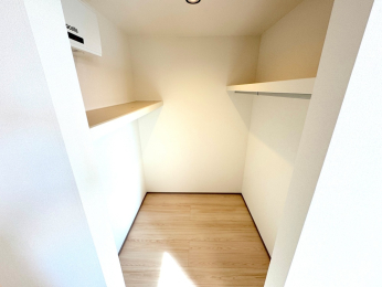  Ղ[łLXEH[NCBɃnK[pCvƒIAߗނobOAGߕ܂Ƃ߂Ď[\BQɂ҂̑eʃ^CvłB