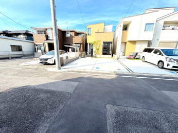  OʓH͂Ƃ肠6mŁAԂԂ̏oX[YB~nLXƂĂA2̒Ԃ\łBX݂ɓށAX^CbVł݂̂OςۓIȏZ܂łB