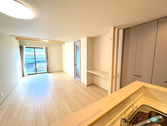   Lb`猩n郊rÓAWؖڃt[OƖؗ₳ԂށA肠ӂ݌vBO[Wňi`ȃCeAƒaAiŗۂ^܂B