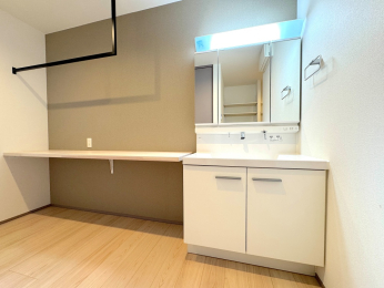  󂩂[܂łꕔŊłA@\Iȃh[[tʏBɕ֗ȃnK[pCvƁAƂ܂肽݂ɎgLXJE^[BZƎX[YɁB