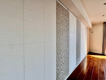  GRJbgĂ܂B
AĽʂAfUCȊOłlXȃbg܂B