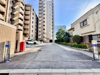  p~nɂ͒ԏ܂B
wߍxłȂ̒ԃXy[X{͂Ƒ݂Ȃ܂ɓnA
Kɕ炷Ƃ\ł܂B