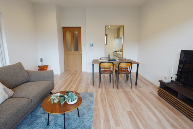 ���r���O -