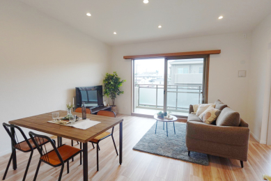 ���r���O -