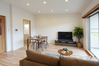 ���r���O -