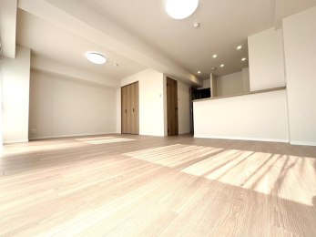 ���r���O -