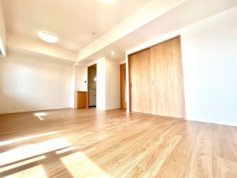 ���r���O -