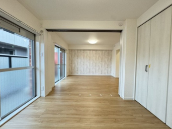 ���r���O -