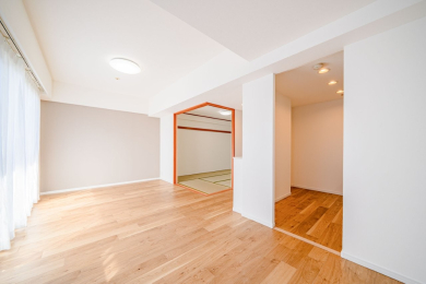 ���r���O -