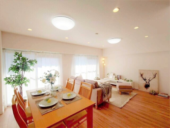 ���r���O -