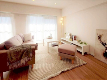 ���r���O -