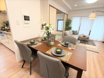 ���r���O -