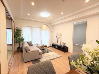 ���r���O -