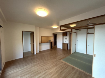 ���r���O -