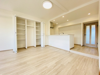 ���r���O -