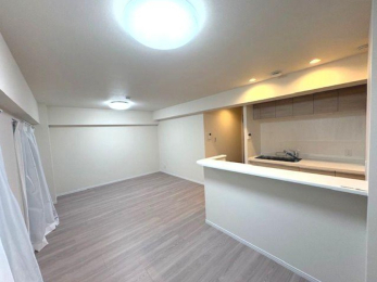 ���r���O -