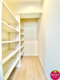  ���r���O���[