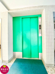  �G���x�[�^�[�t������
���{�����̓G���x�[�^�[���~�K�ɂ������܂��B