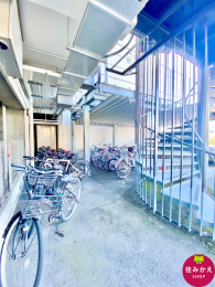  �����t�����֏�̂��߁A��؂Ȏ��]�Ԃ��J�ɔG�炳��邱�ƂȂ��ۊǂł��܂��B