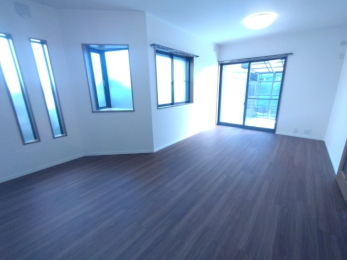 ���r���O -