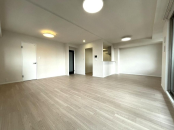 ���r���O -