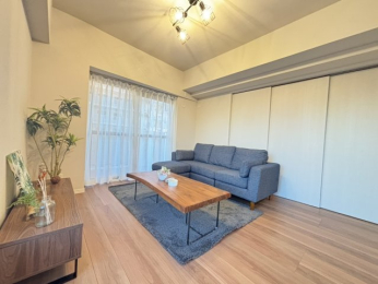 ���r���O -