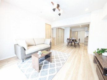 ���r���O -