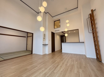 ���r���O -