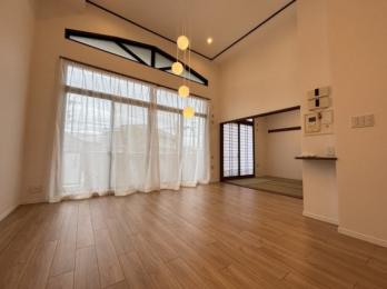 ���r���O -