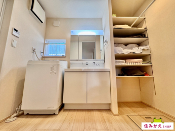  �m���ʃ��j�b�g�^���N�V���n�X�^�C���b�V���Ȑ����ƂȂ��Ă���A�g��������ǍD�ł��B���i�ɂ͉��s�̂�����[��݂��Ă���܂��B���n�i2026�N1���j�B�e