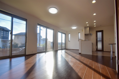 ���r���O -