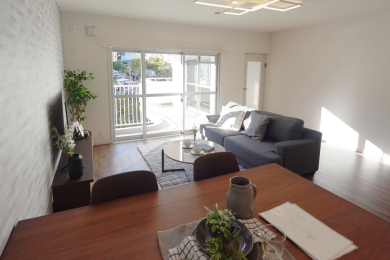 ���r���O -