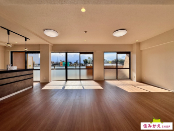 ���r���O -